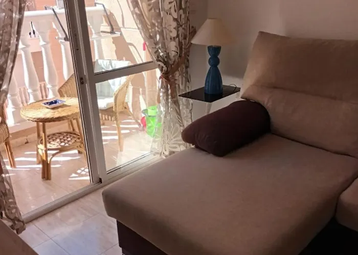La Loma Holiday Apartment With Garage