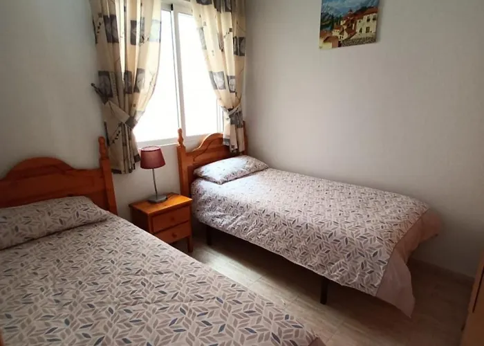 La Loma Holiday Apartment With Garage